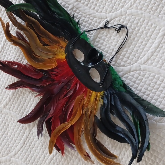 Feathered Mardi Gras Mask - Picture 6 of 9